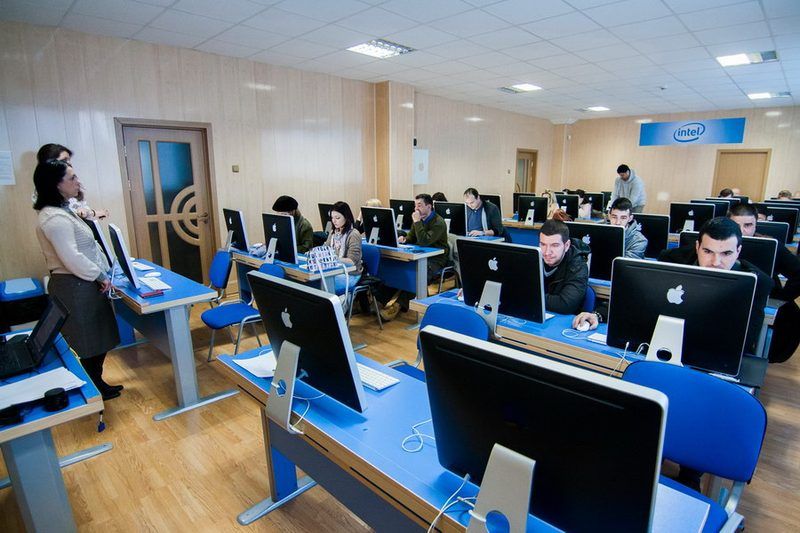 Base de datos de Academias de informática en Cataluña