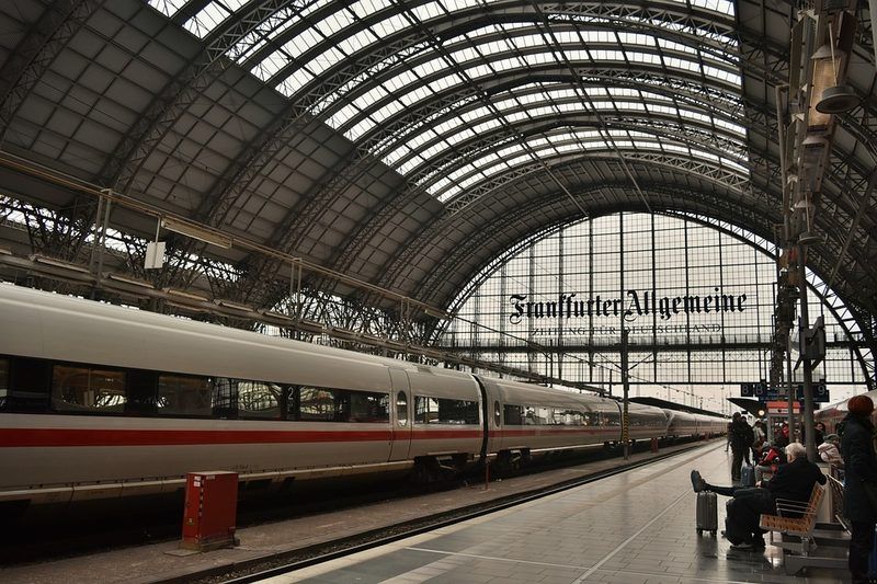 Base de datos de Estaciones de tren en Cataluña